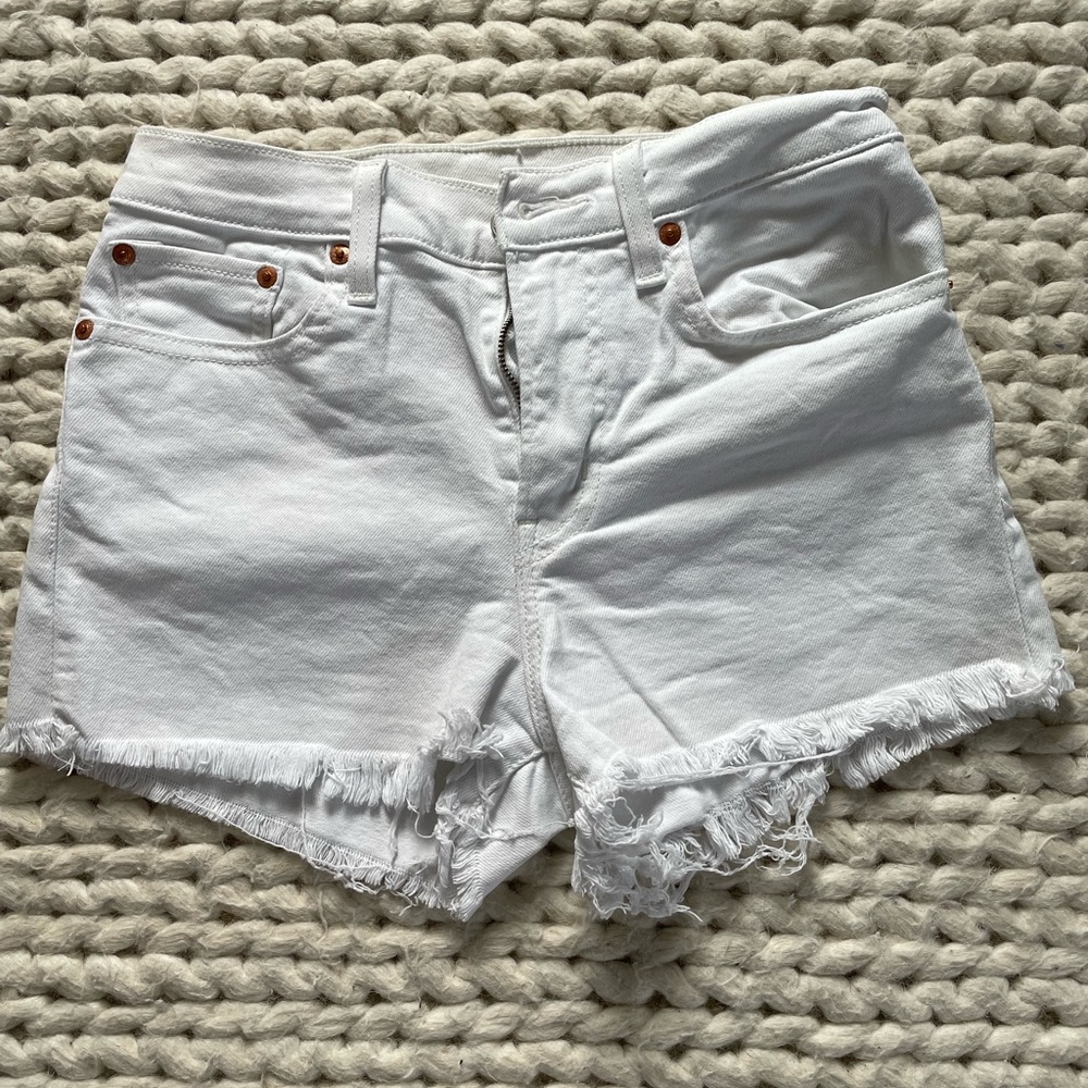 LEVI 501 cutoff shorts